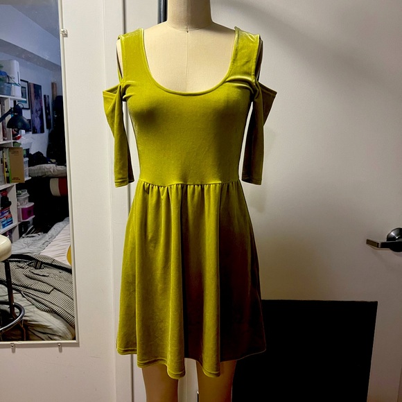 NWOT Night Returns babydoll dress - Picture 2 of 6